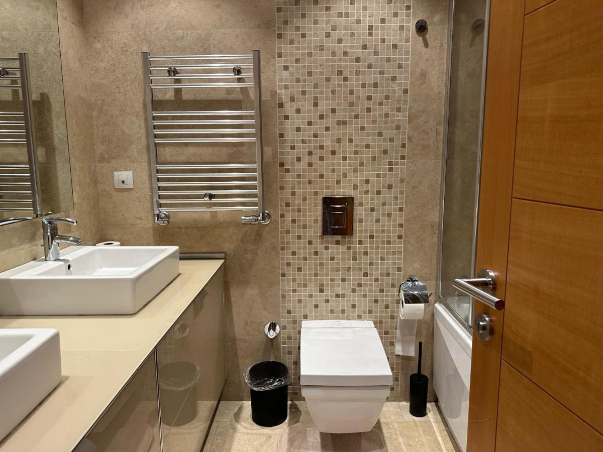 Bright 3 Bedroom & 2 Bath In Mashattan Residence, Maslak Sariyer Provincia di Istanbul